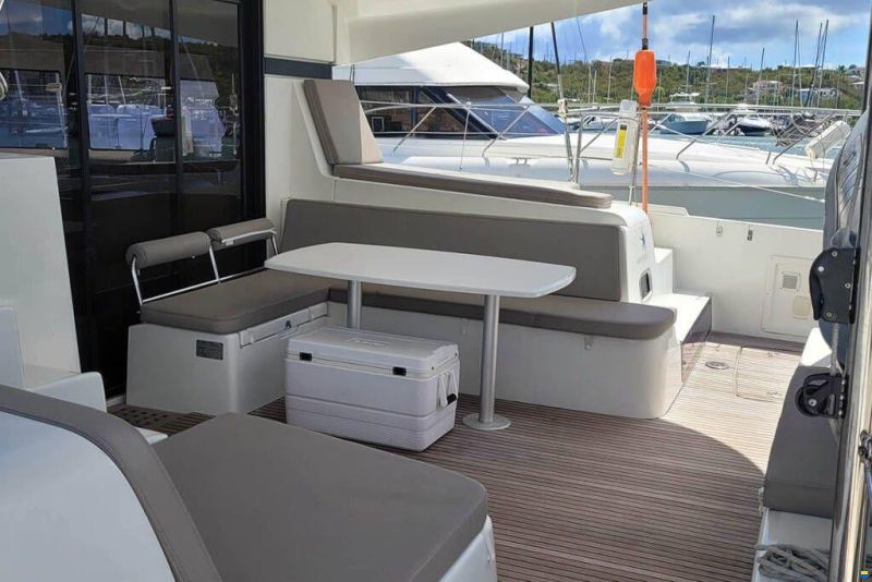 Lagoon 42