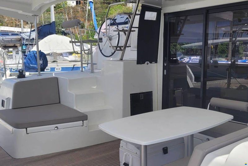 Lagoon 42