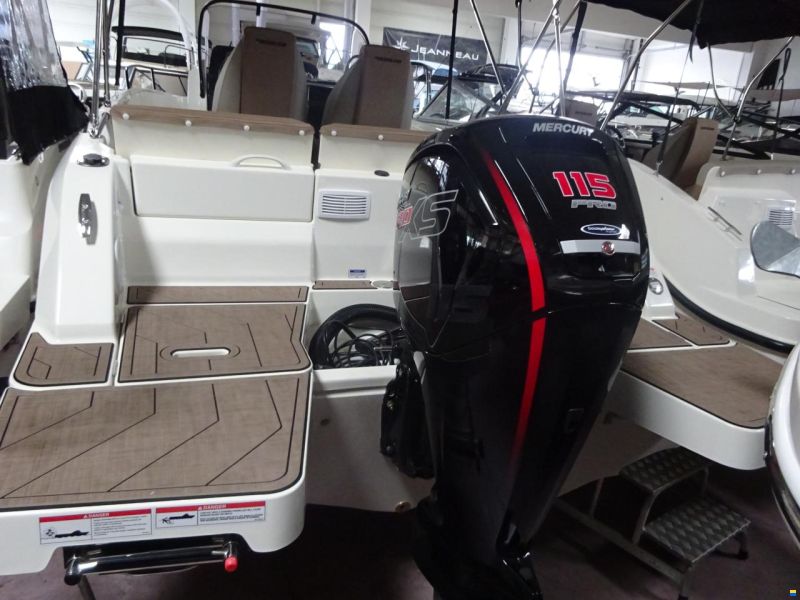 Quicksilver Activ 605 Open