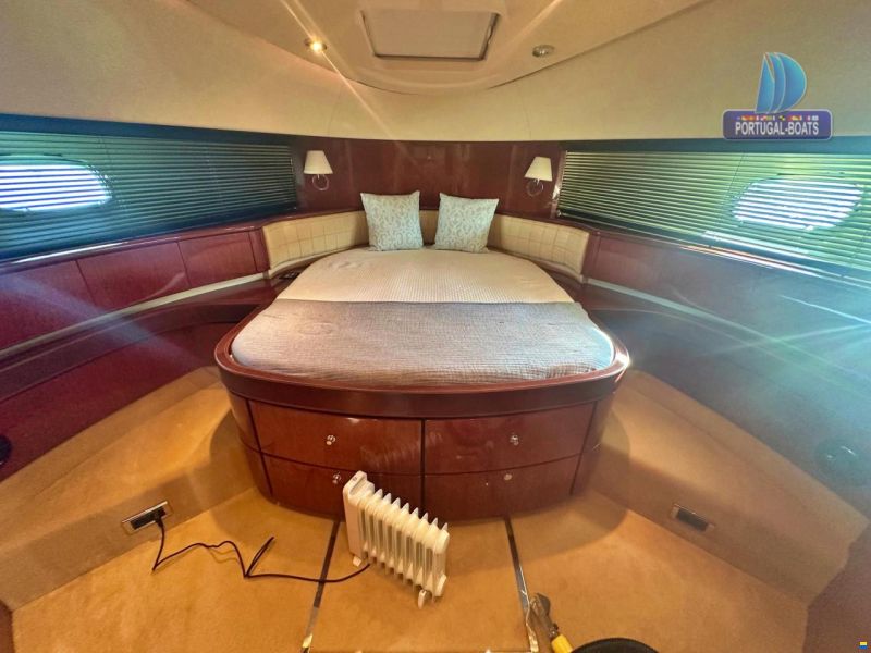 Fairline Squadron 74 custom