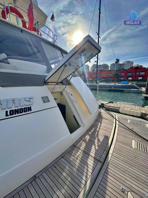 Fairline Squadron 74 custom