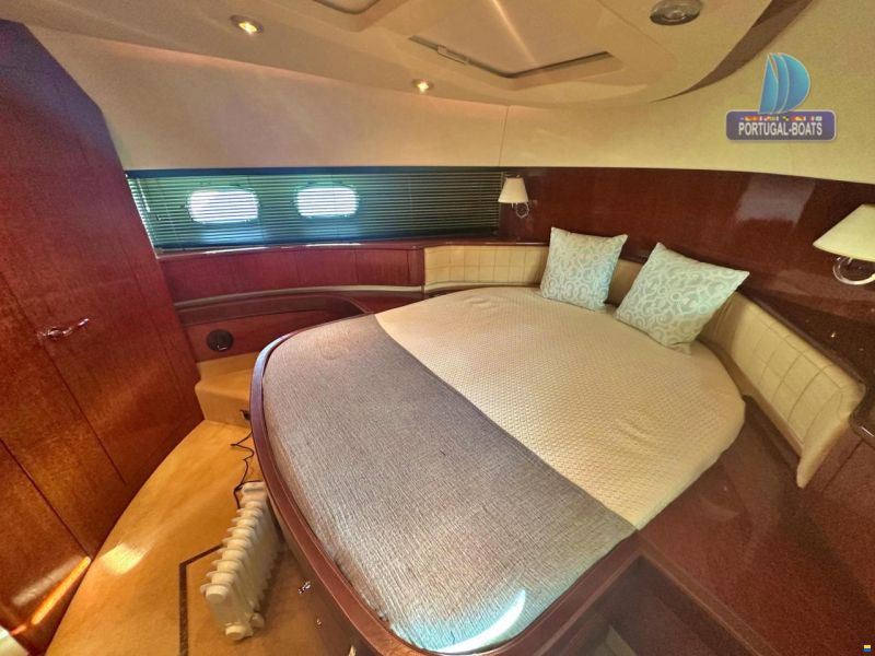 Fairline Squadron 74 custom