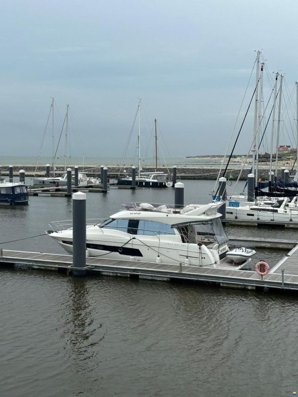 Prestige 460 Flybridge