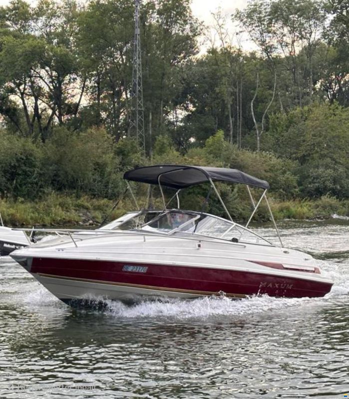 Maxum 2100SC