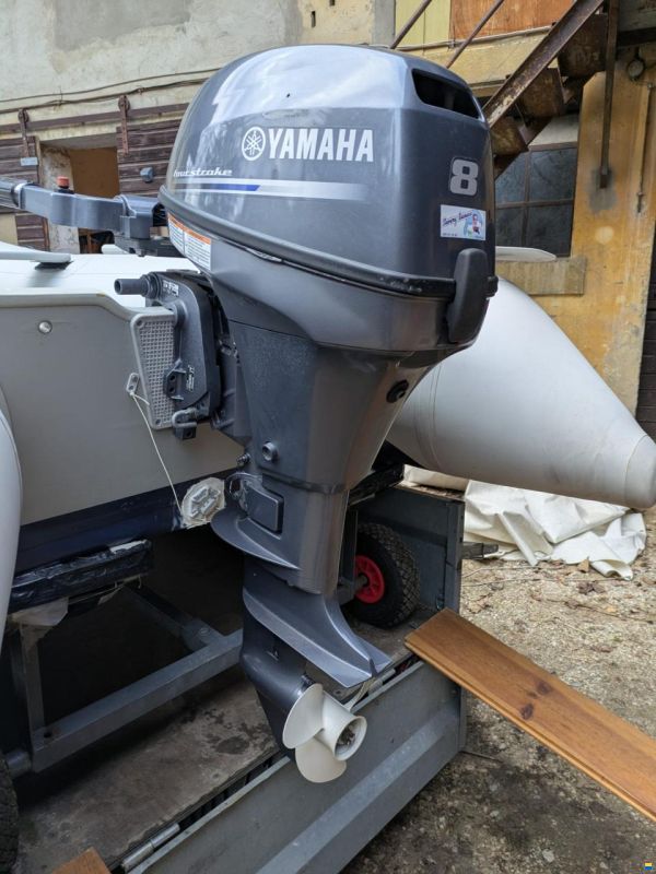 Yamaha F8 CMH