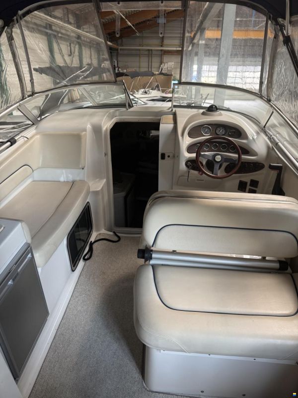 Chris Craft 240 Express Cruiser