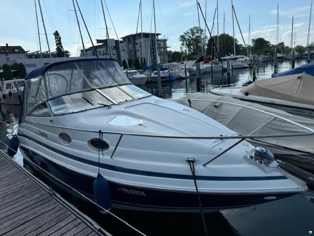Chris Craft 240 Express Cruiser