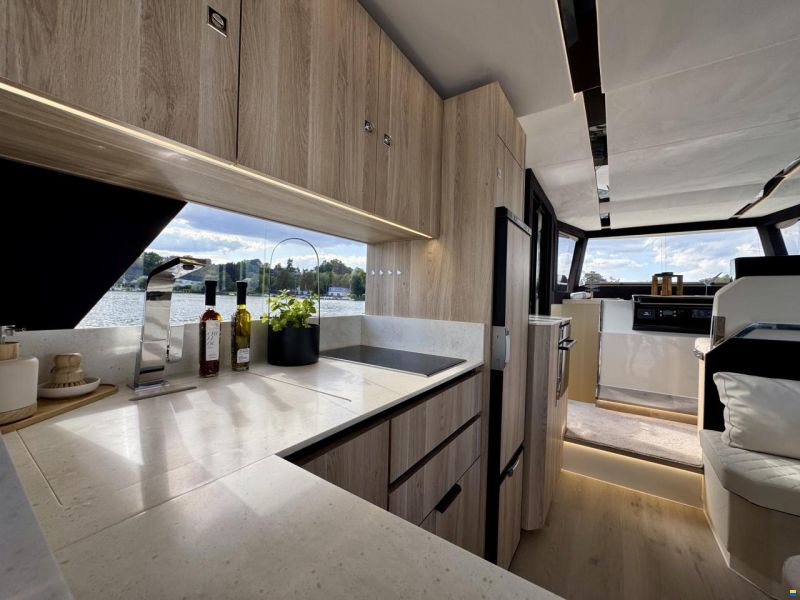 Cobra Campione 41 Flybridge