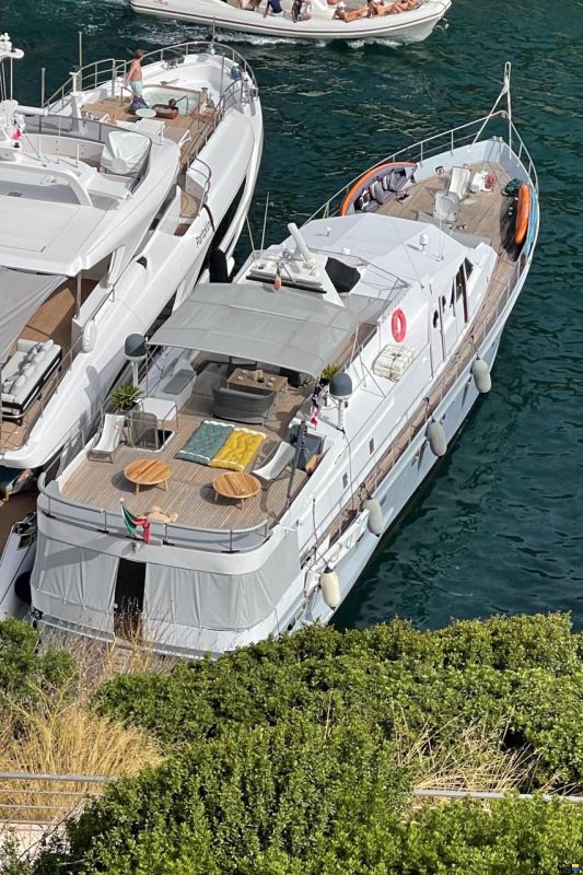 Admiral Boats 25