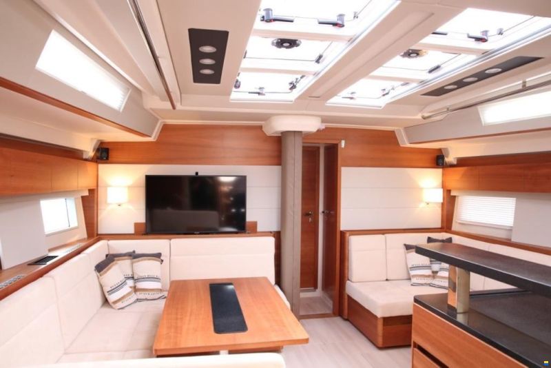 Hanse 588