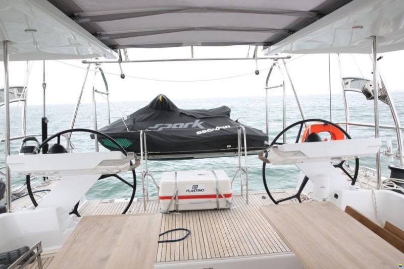 Hanse 588