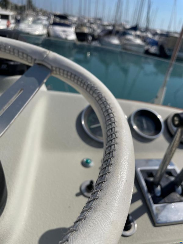 Riva Betram Sport Fish 25