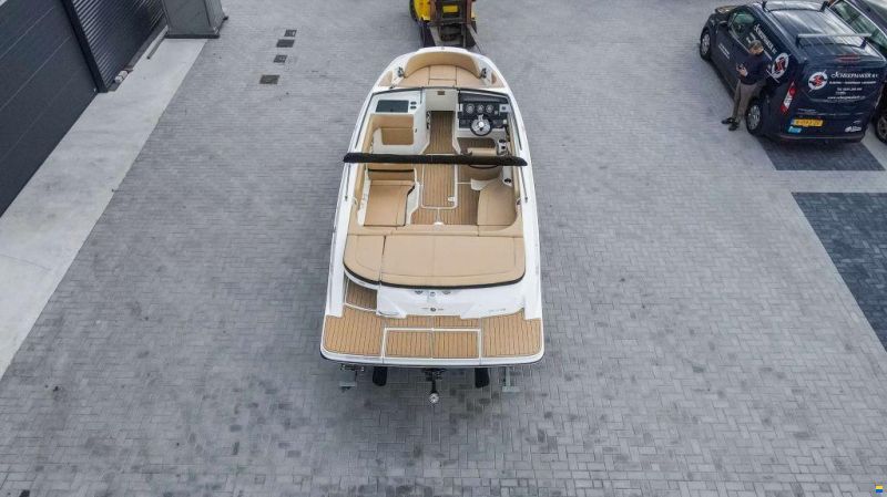 Sea Ray SPX 210