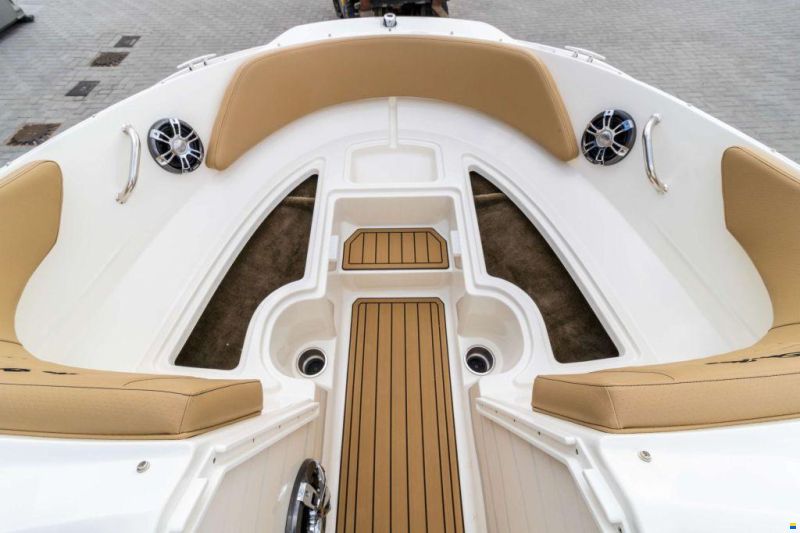 Sea Ray SPX 210