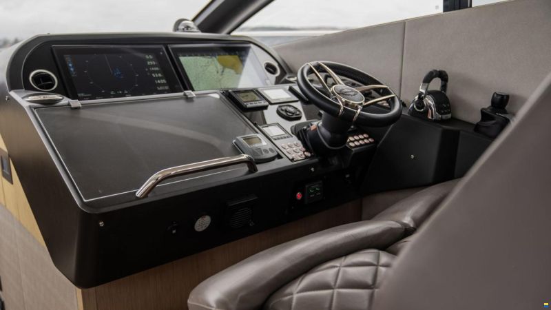 Sunseeker Predator 57