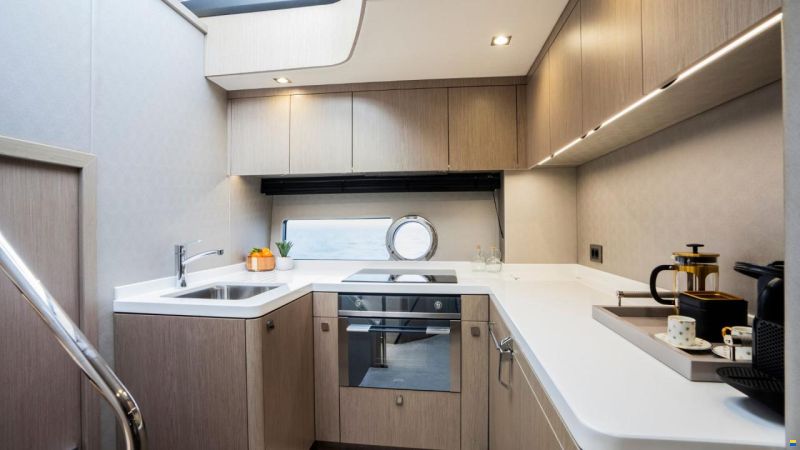 Sunseeker Predator 57
