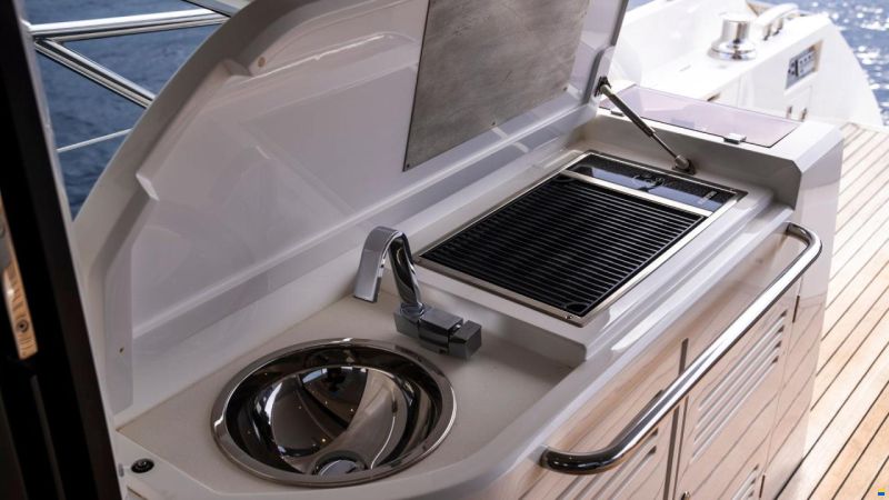 Sunseeker Predator 57