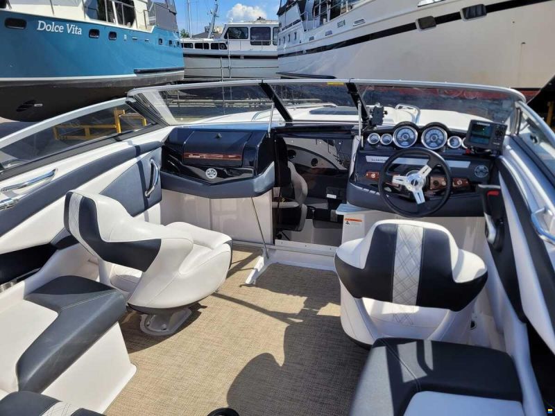 Glastron GT 229