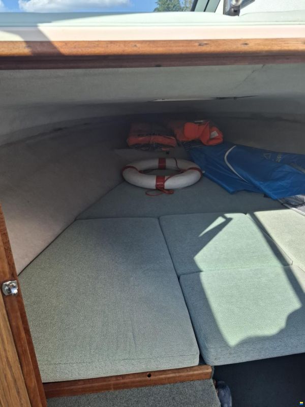 Sea Ray 20 Caddy Cabin