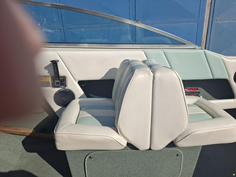 Sea Ray 20 Caddy Cabin