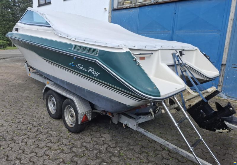 Sea Ray 20 Caddy Cabin