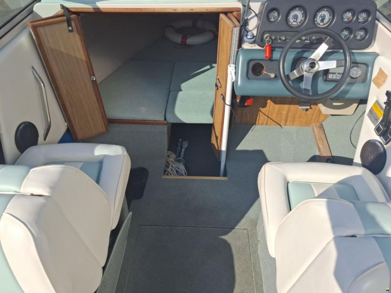 Sea Ray 20 Caddy Cabin