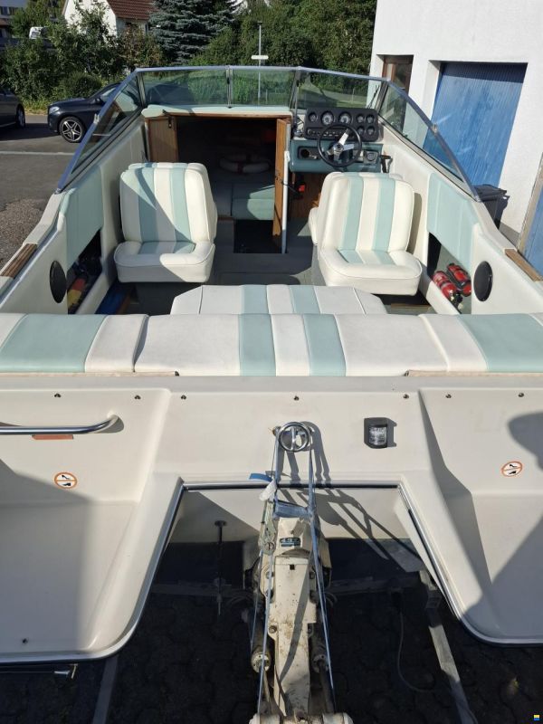Sea Ray 20 Caddy Cabin