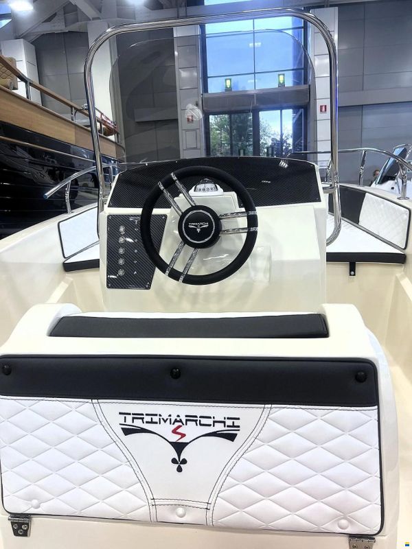 Trimarchi Petra New/Nuovo