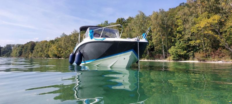 Quicksilver 675 Sundeck