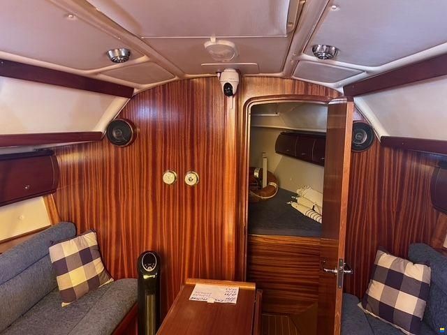 Bavaria 32