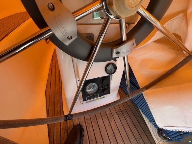 Bavaria 32