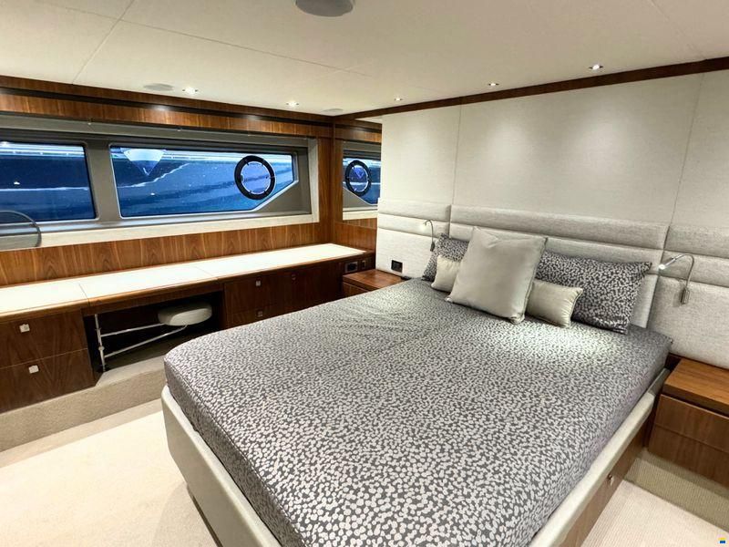 Sunseeker Manhattan 66