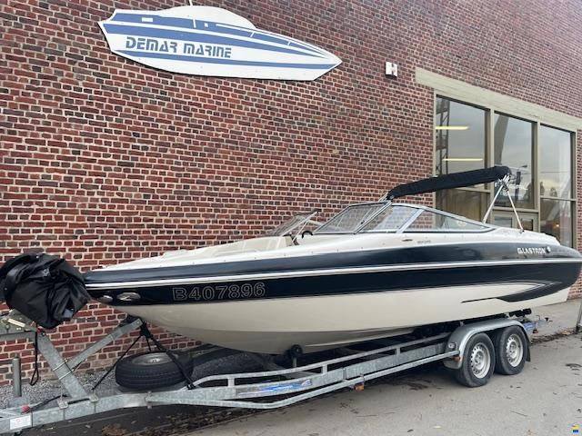 Glastron GXL235