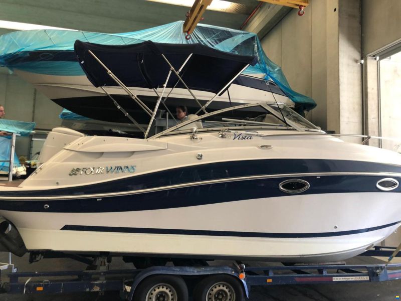 Four Winns Vista 258