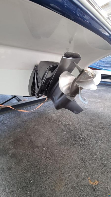 Four Winns Vista 258