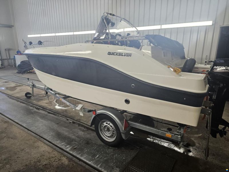 Quicksilver Activ 455 Open