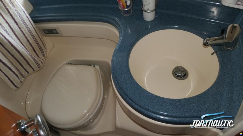 Azimut 46