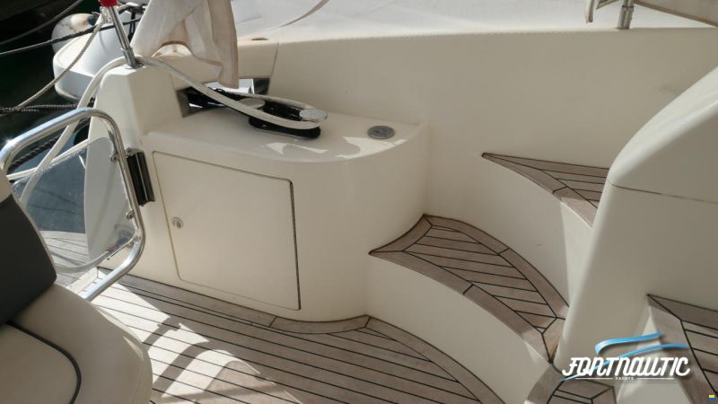 Azimut 46