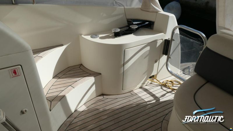 Azimut 46