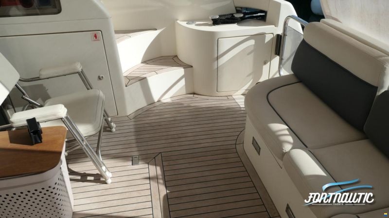 Azimut 46