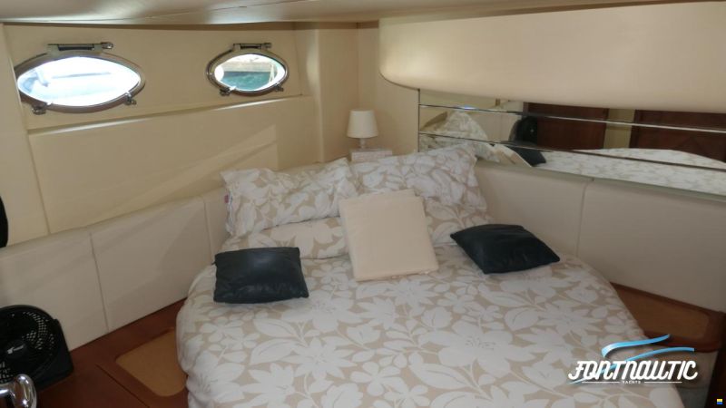 Azimut 46