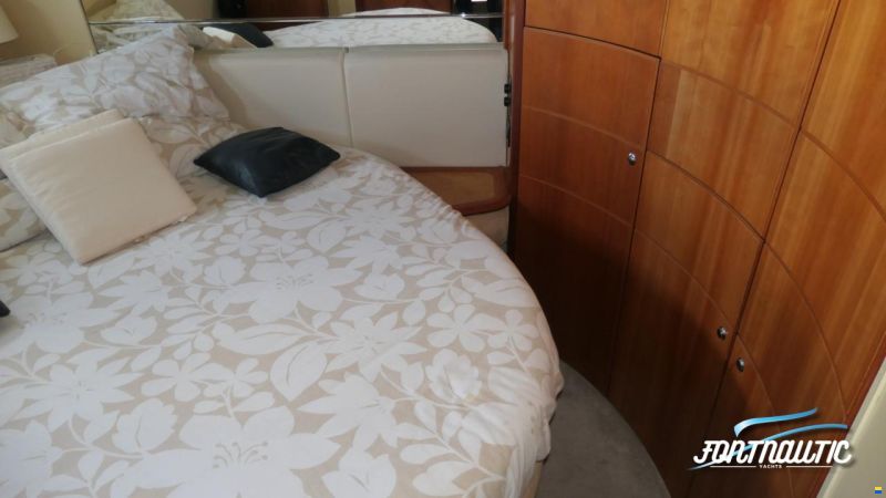Azimut 46
