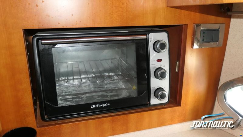 Azimut 46