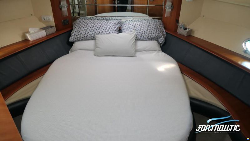 Azimut 46