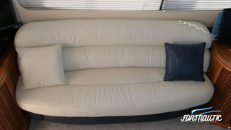Azimut 46