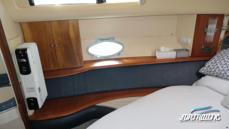 Azimut 46