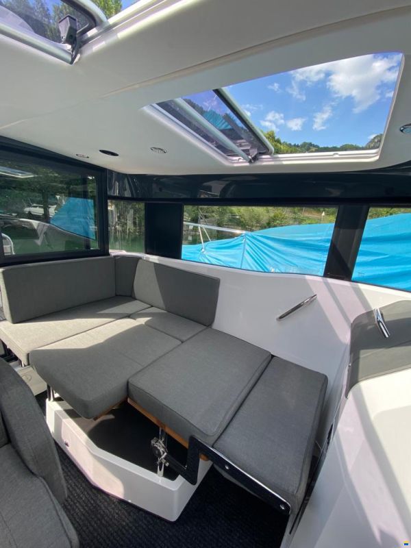 XO Boats XO 270 RS Front Cabin OB