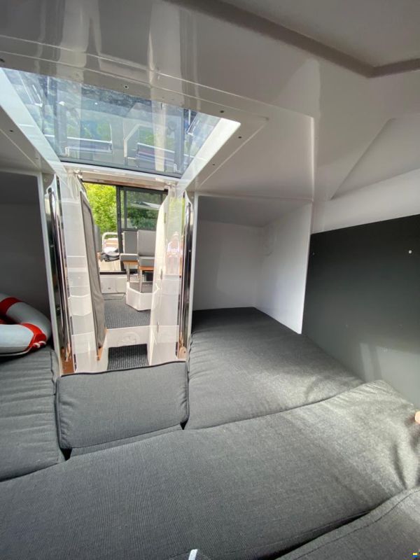 XO Boats XO 270 RS Front Cabin OB