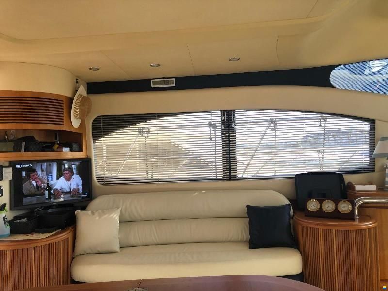 Azimut 46