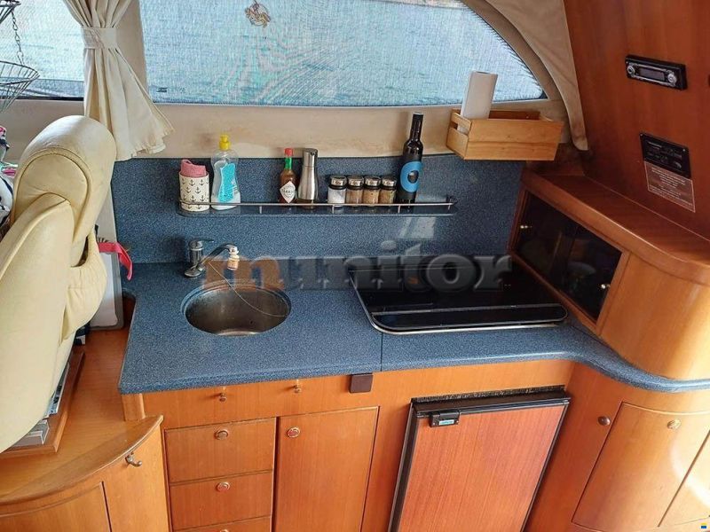 Galeon 330 Fly